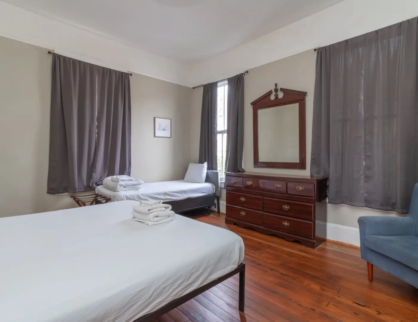 Large Downtown Home - The Sunny Southern Manse