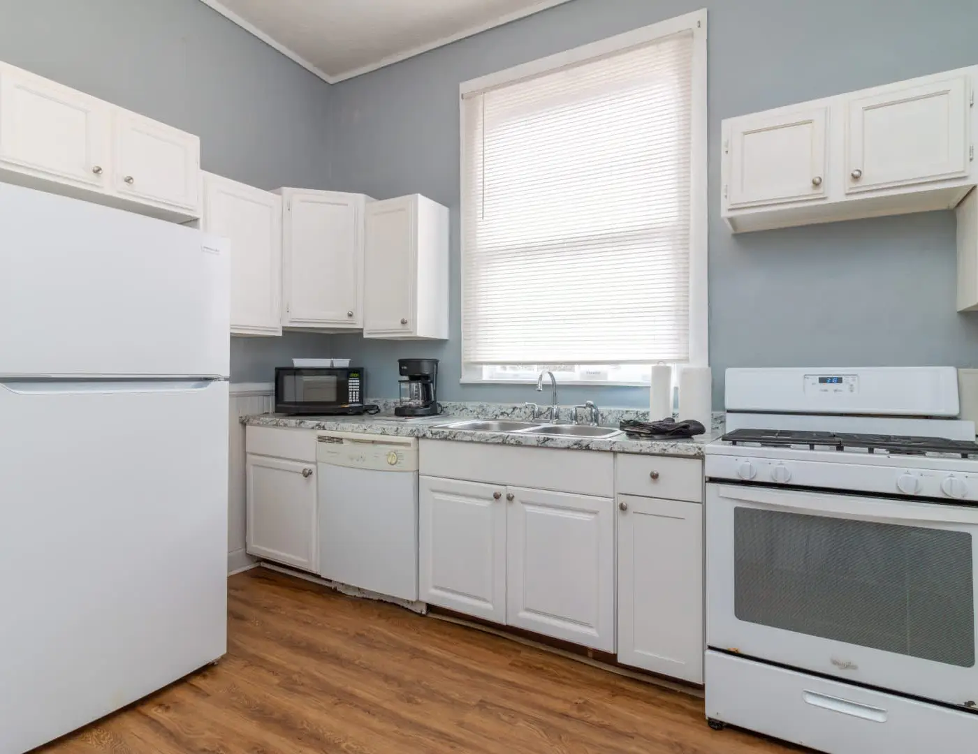 Large Downtown Home - The Sunny Southern Manse