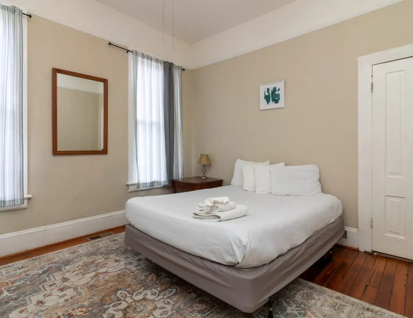 Large Downtown Home - The Sunny Southern Manse