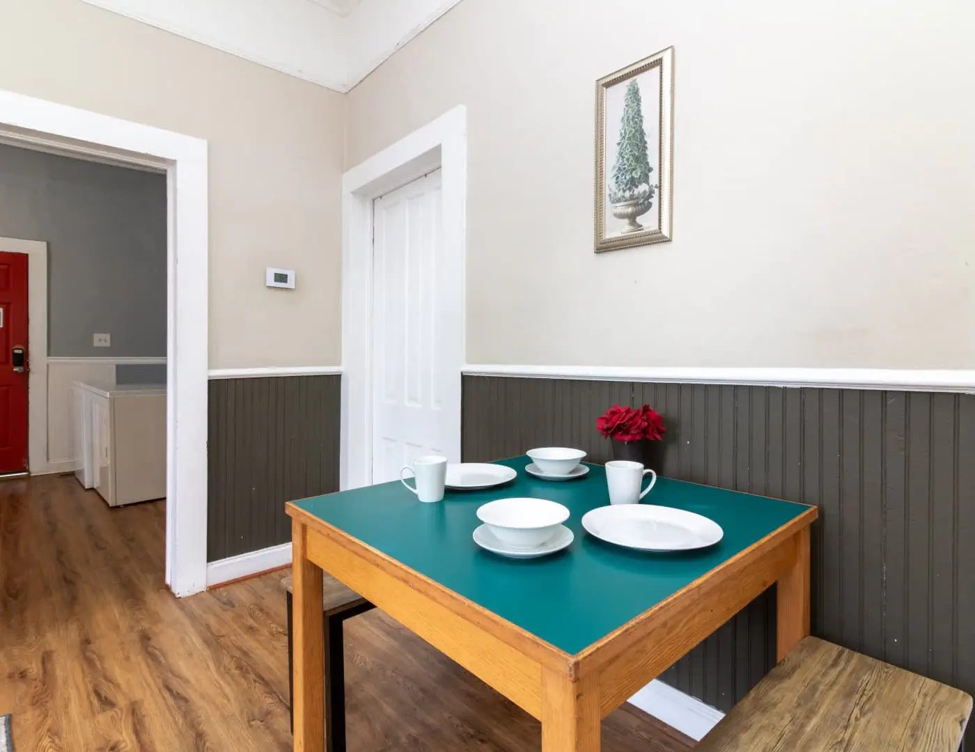 Large Downtown Home - The Sunny Southern Manse