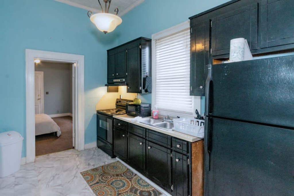 Moments to Chattahoochee-Cottage - Walk-To-Dining!