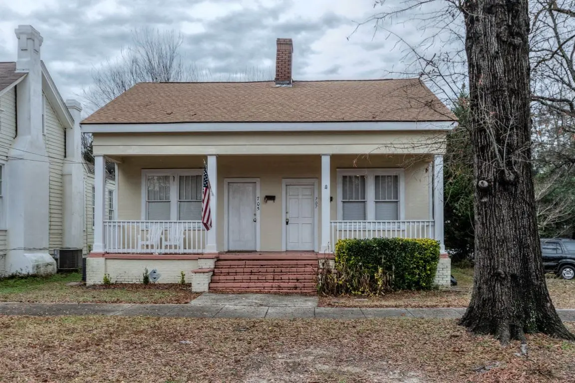Moments to Chattahoochee-Cottage - Walk-To-Dining!