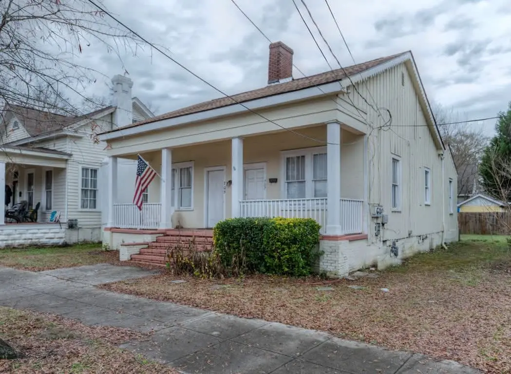 Moments to Chattahoochee-Cottage - Walk-To-Dining!
