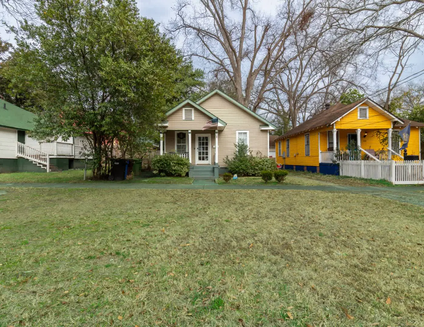 Downtown, Moments from Riverwalk-Broadway Bungalow