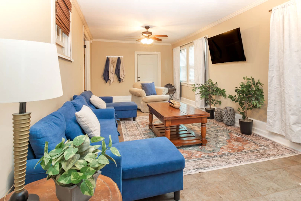 Pool! Near Fort Moore & Downtown - Our White House