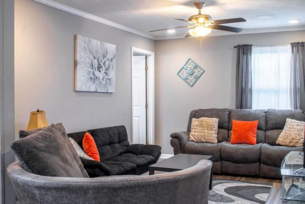 Near Downtown & Moore - The Graduation Getaway