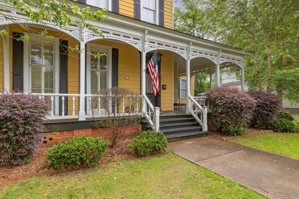 Columbus's Luxurious Mansion! Stay at Goldfinch