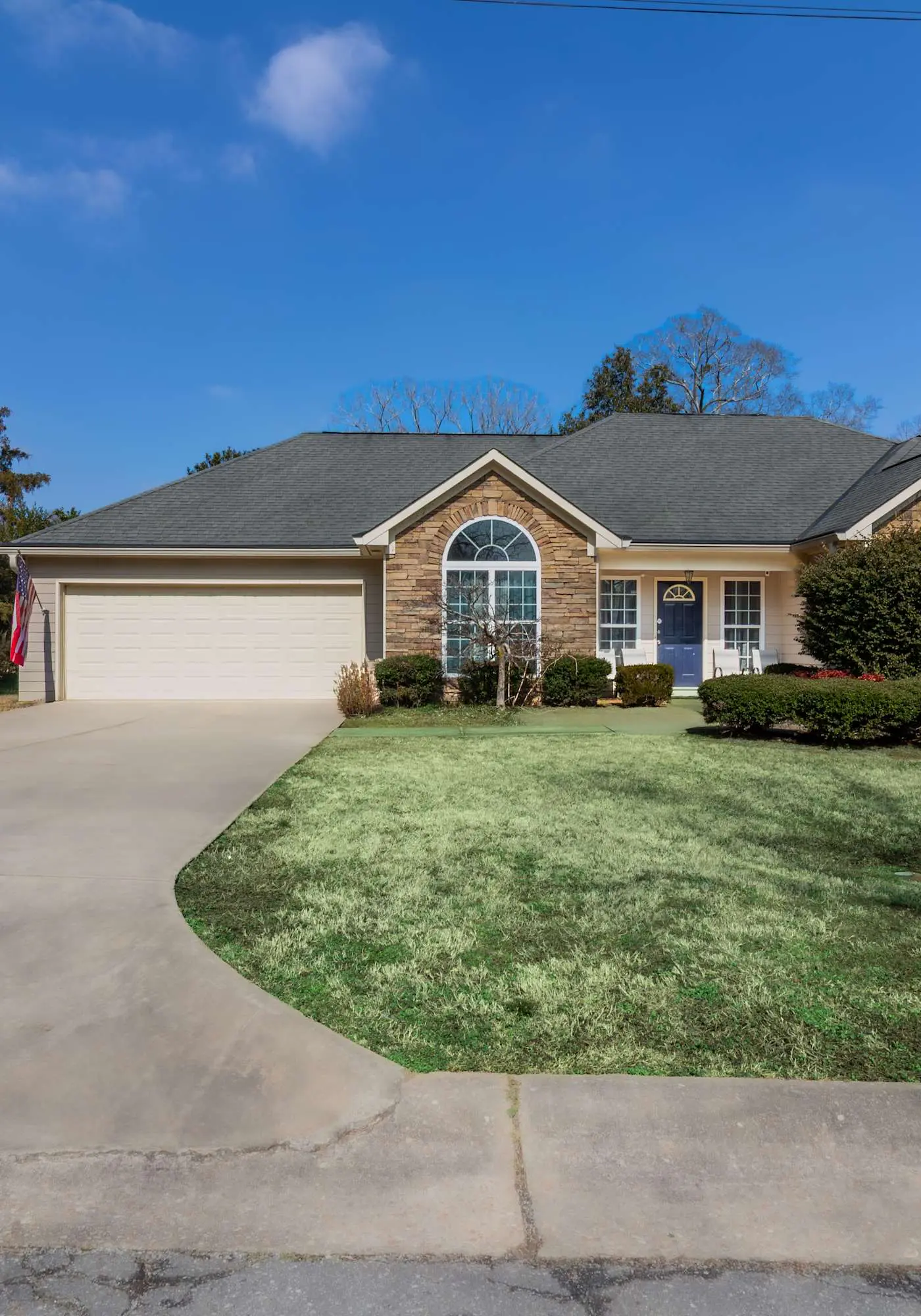 Creekside Stay Near Fort Benning Sleeps 12!