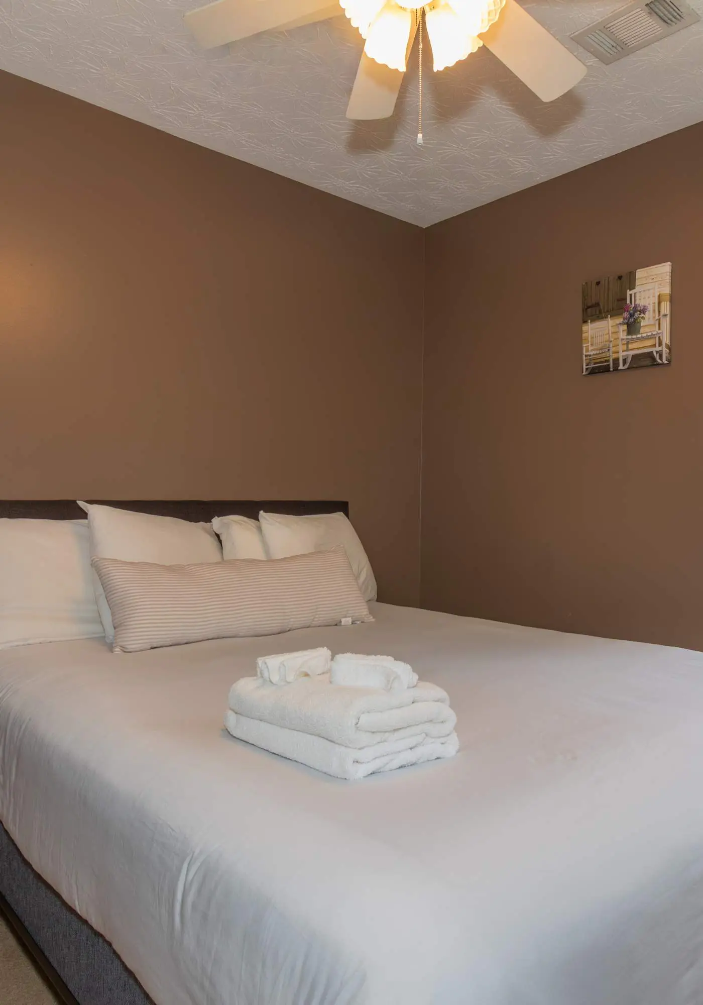 Creekside Stay Near Fort Benning Sleeps 12!