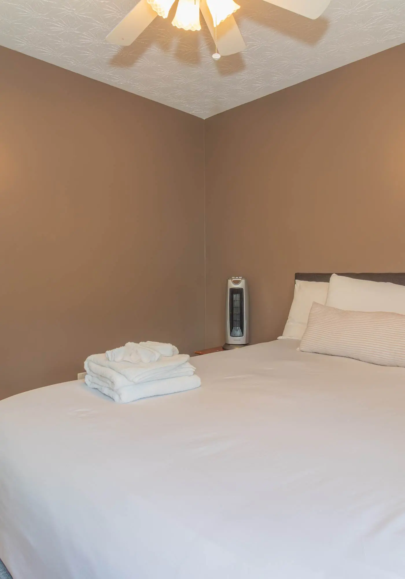 Creekside Stay Near Fort Benning Sleeps 12!