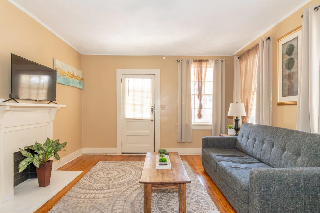 Downtown, Mins to Lakebottom Park-Our Midtown Nook