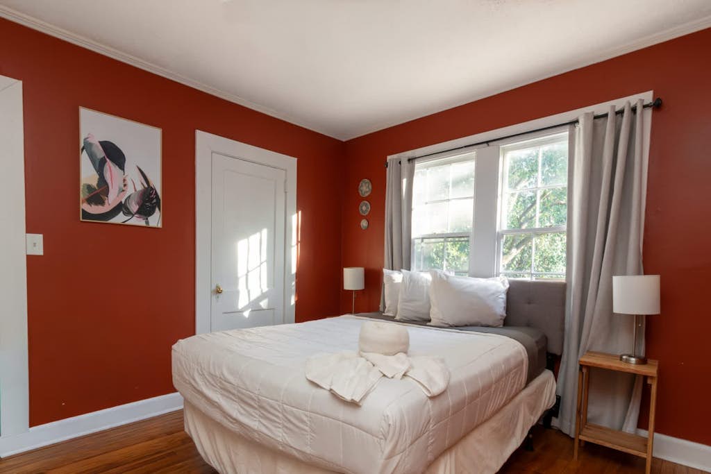 Near Downtown, Parks & Museum - Midtown Back House