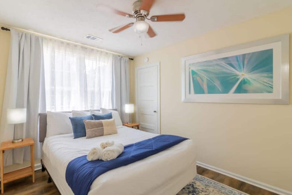 Centrally Located - The Delightful Doubles Unit A