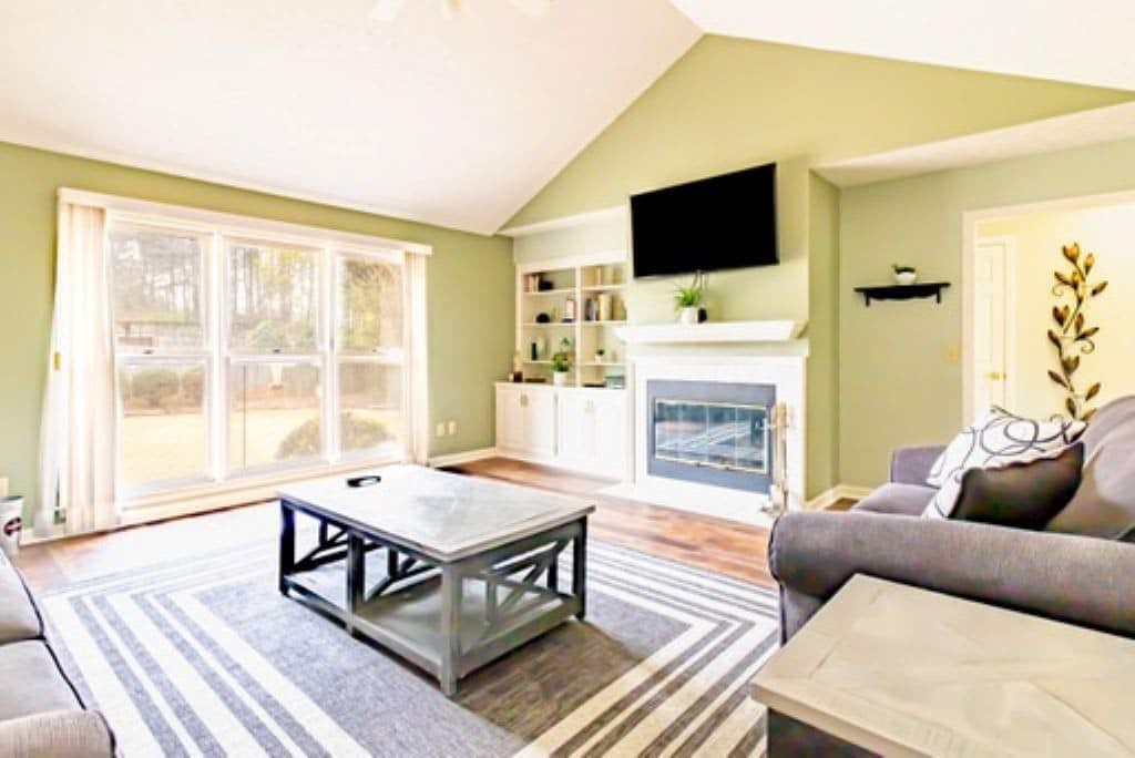 1 Mile to Flat Rock Park! Sweet Southern Ranch