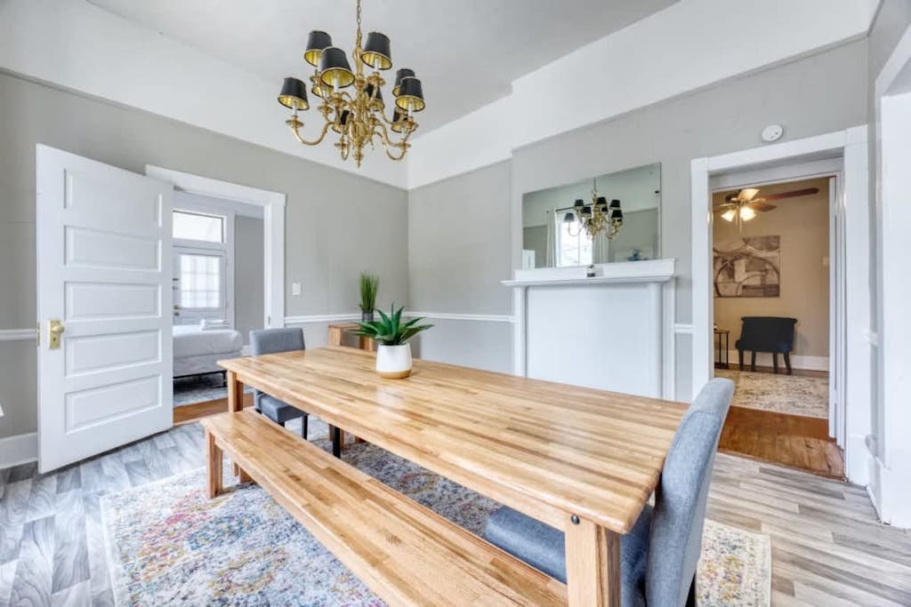 Near Parks Downtown & Riverwalk Midtown Muse Sleeps 14