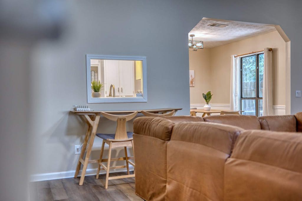 Near the Hospital and Dining - Sunrise Knoll Stay