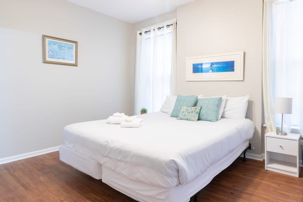 Wrap-Around-Porch & Pet-Friendly- Cozy Uptown Home