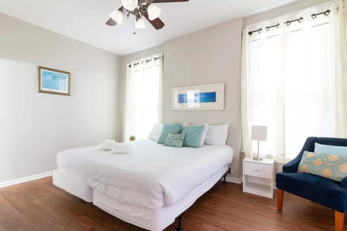Wrap-Around-Porch & Pet-Friendly- Cozy Uptown Home