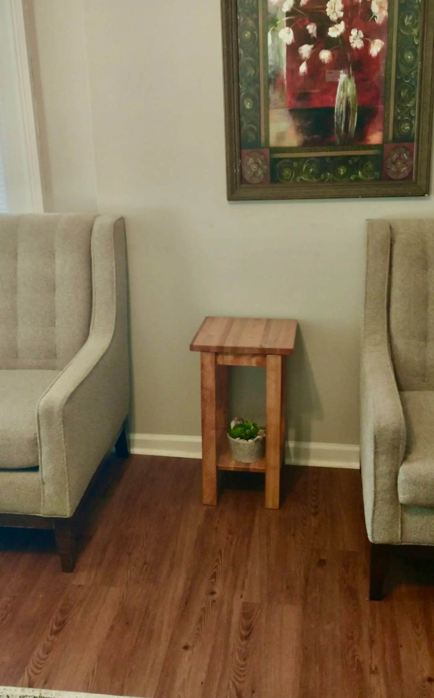Wrap-Around-Porch & Pet-Friendly- Cozy Uptown Home