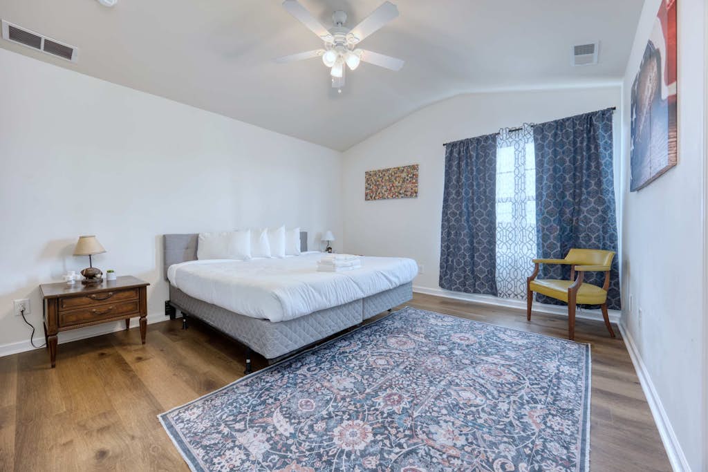 Near Ft. Benning & Downtown: The Moore House 2
