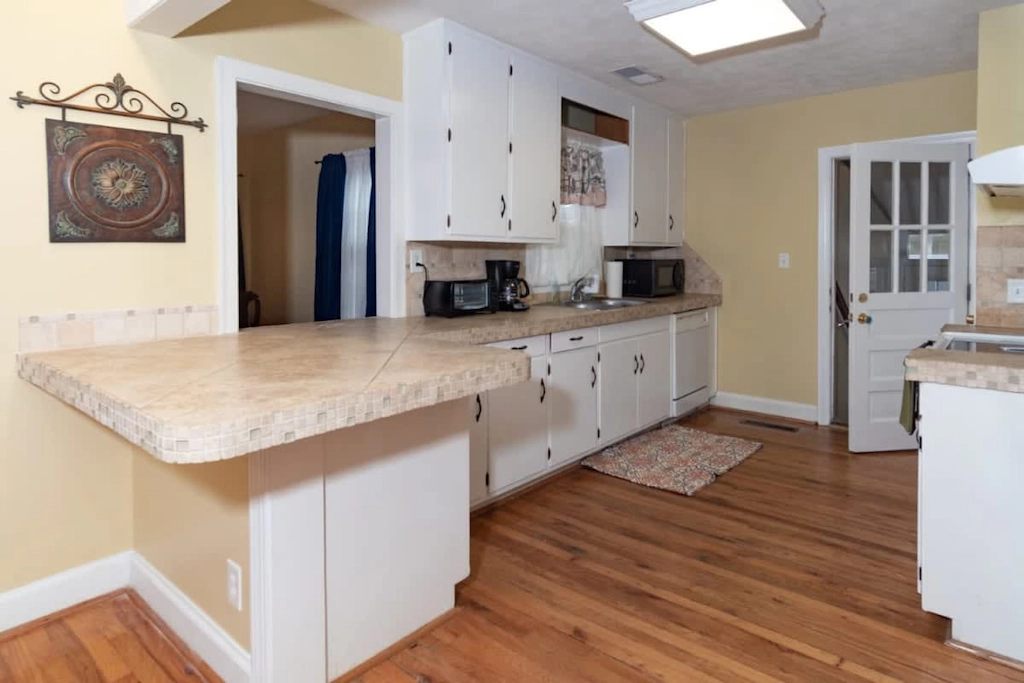 Mins to Ft Moore & Downtown - The Columbus Cottage