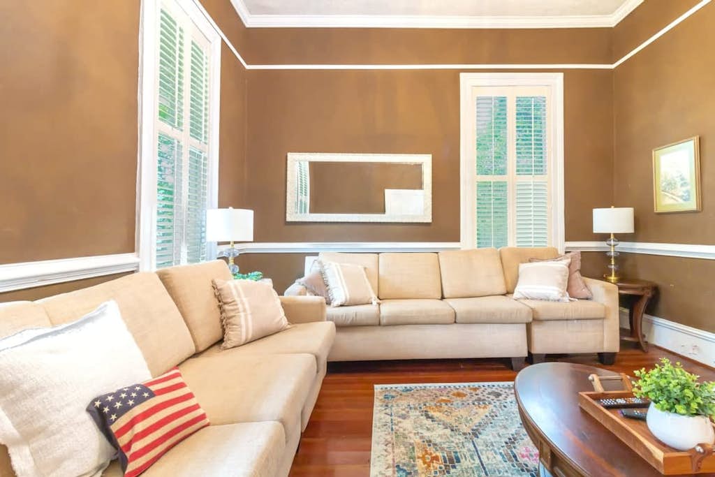 The Tiny Home and the Mansion! Bumblebee Comfort