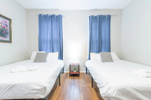 Near Downtown - Sunny Sweetheart Left Unit