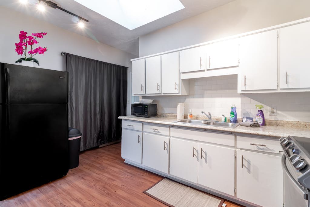 Near Downtown - Sunny Sweetheart Left Unit