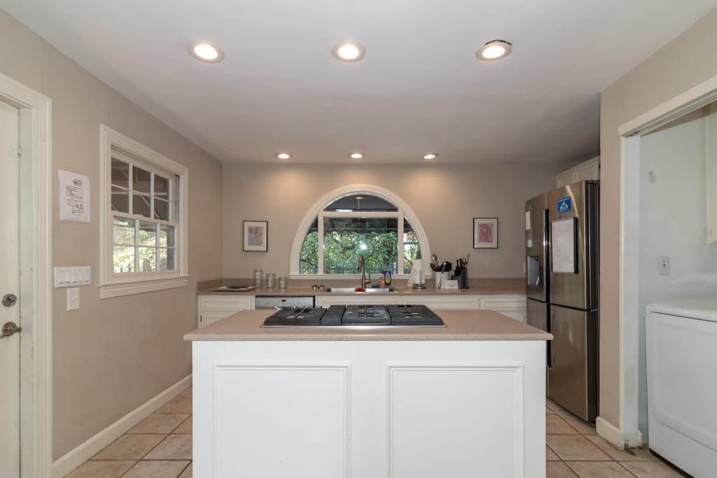 Midtown Castle! Modern & Regal - Royal in Columbus