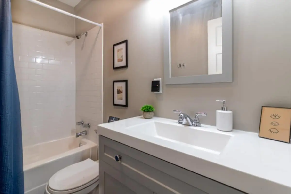 Centrally Located - The Delightful Doubles Unit B
