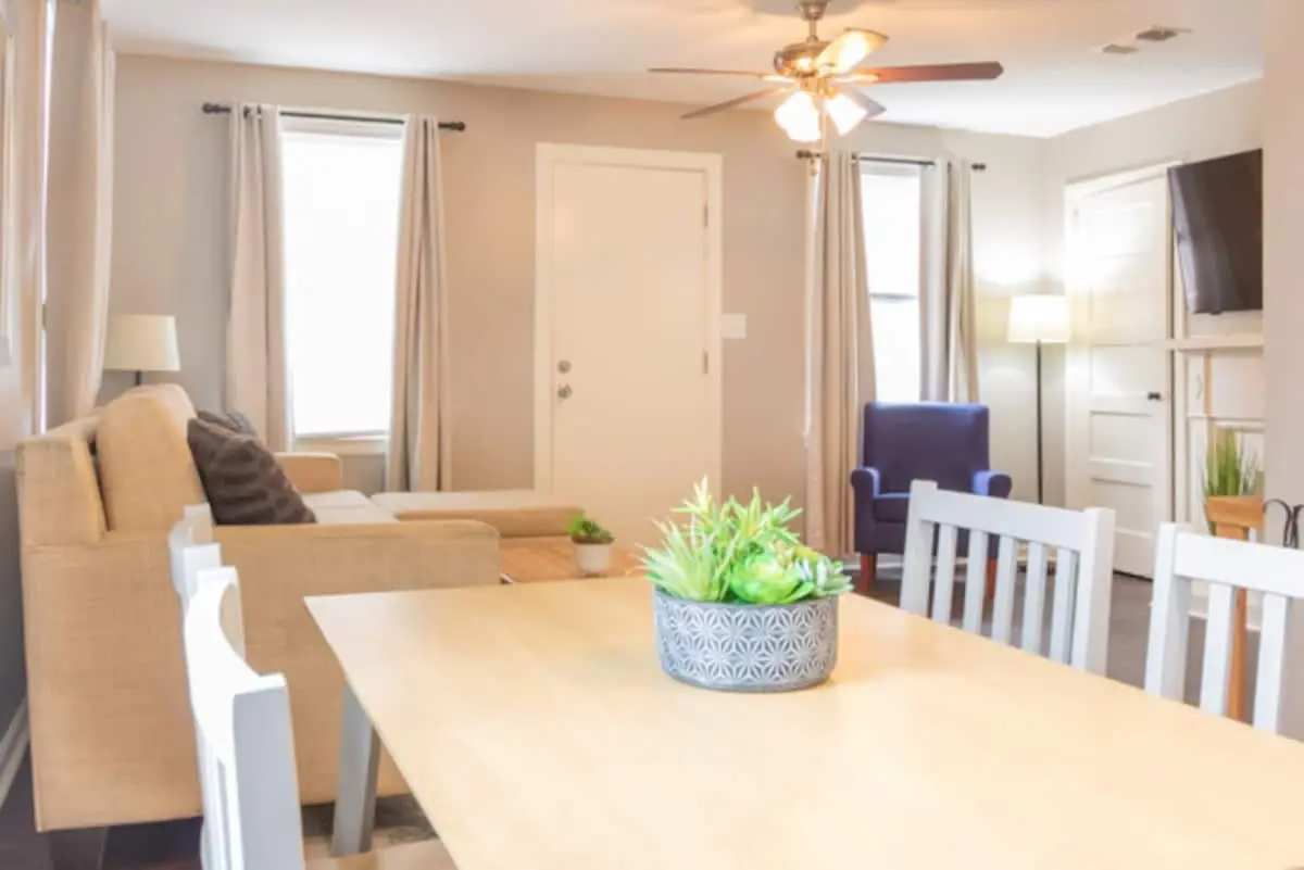 Centrally Located - The Delightful Doubles Unit B