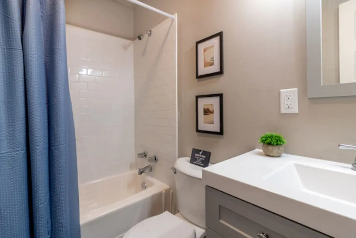 Centrally Located - The Delightful Doubles Unit B