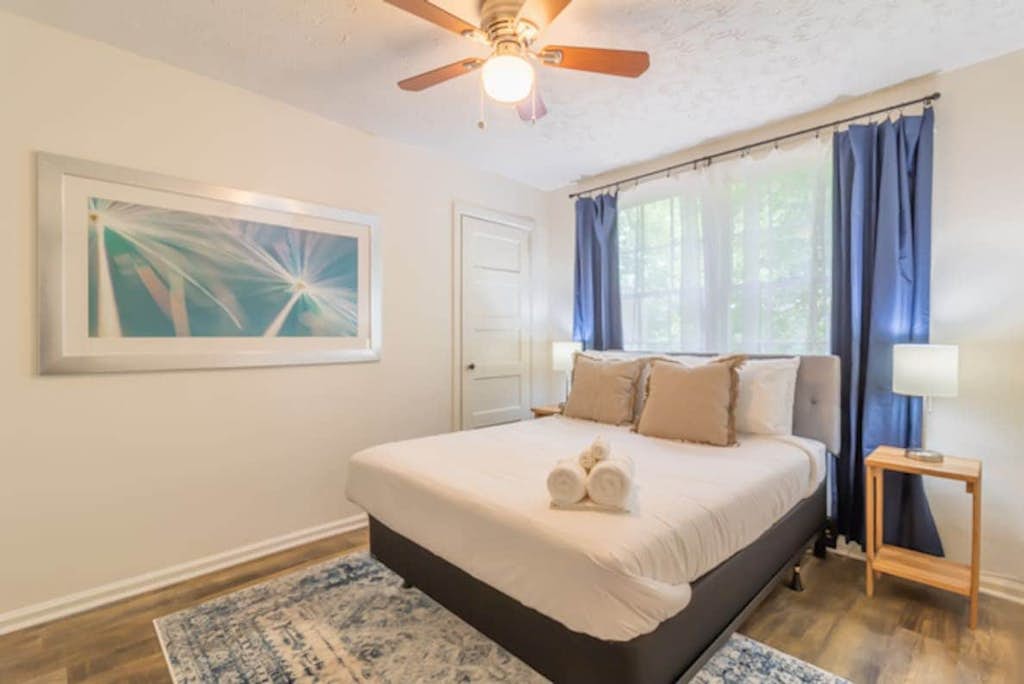 Centrally Located- The Delightful Doubles Unit E