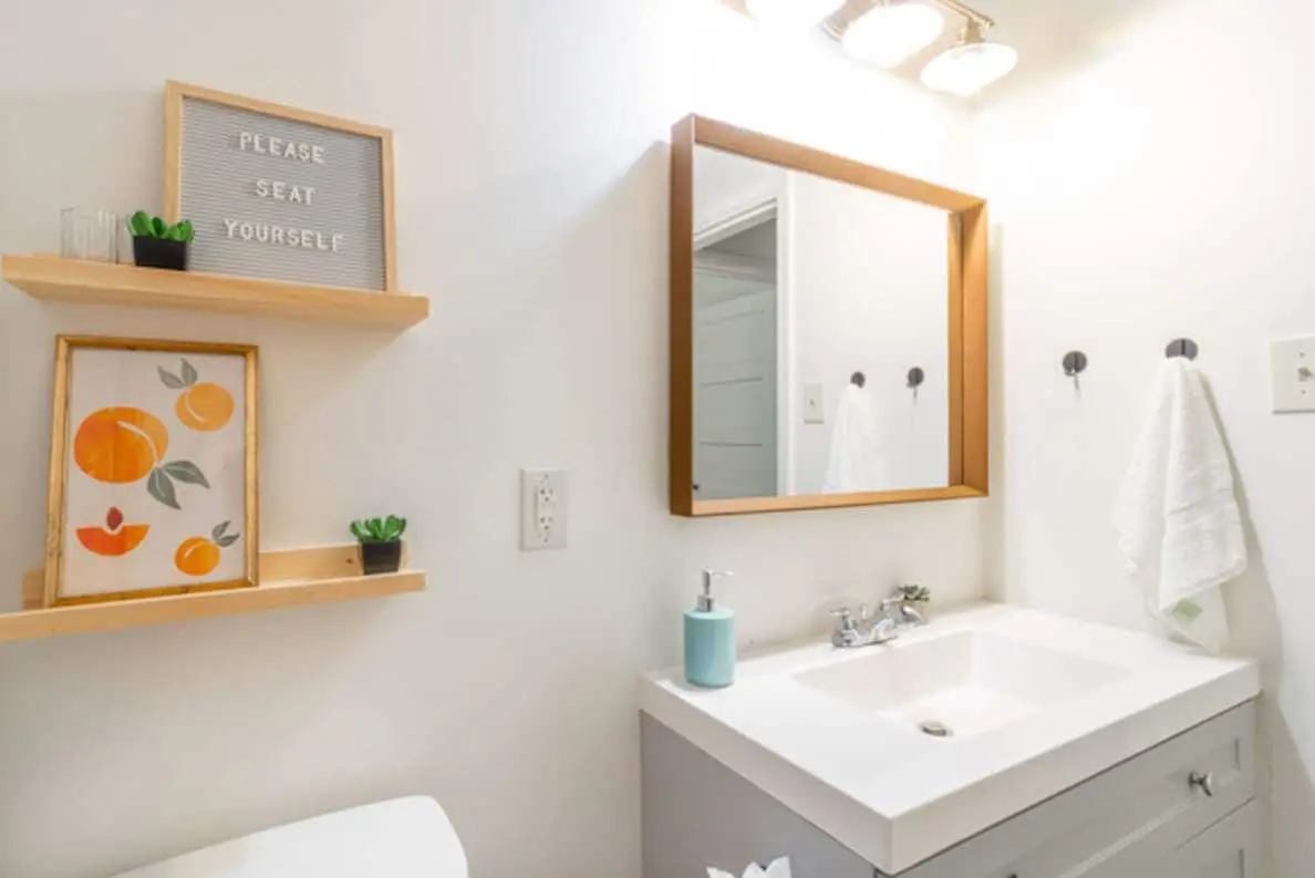 Centrally Located- The Delightful Doubles Unit E
