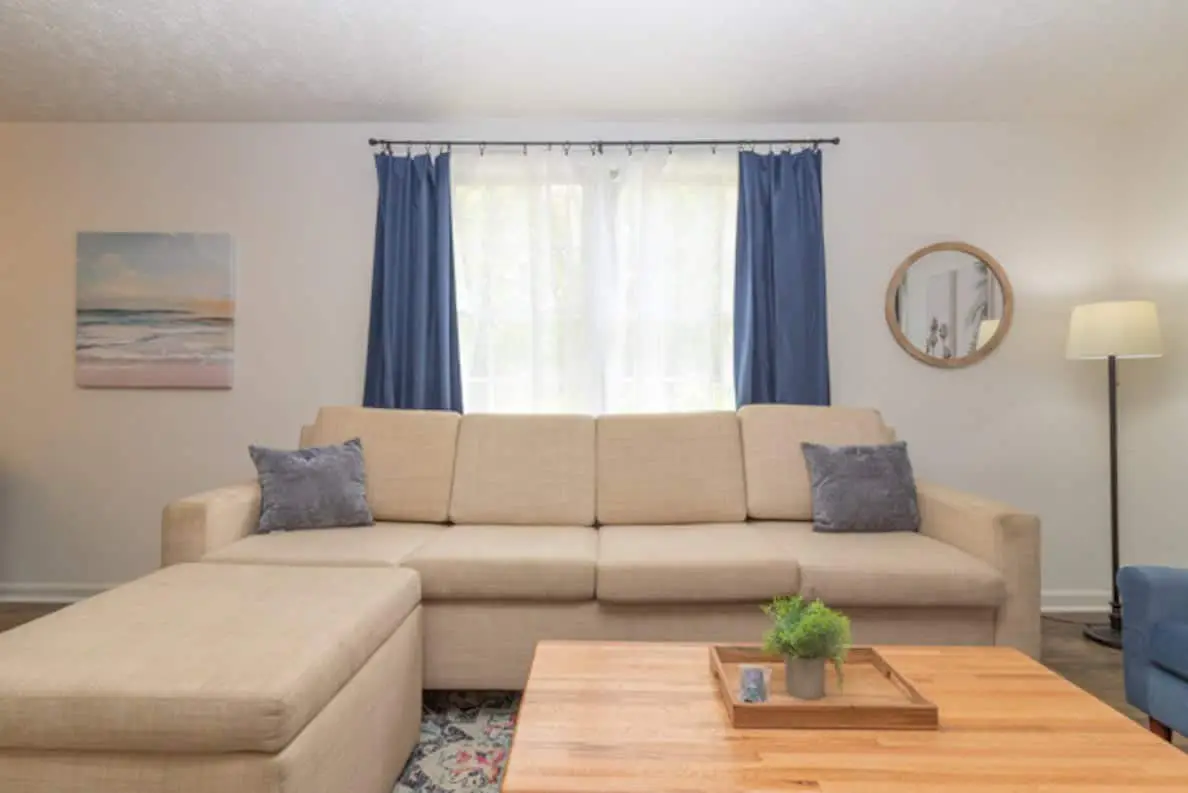Centrally Located- The Delightful Doubles Unit E