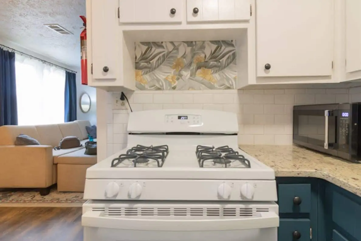 Centrally Located- The Delightful Doubles Unit E