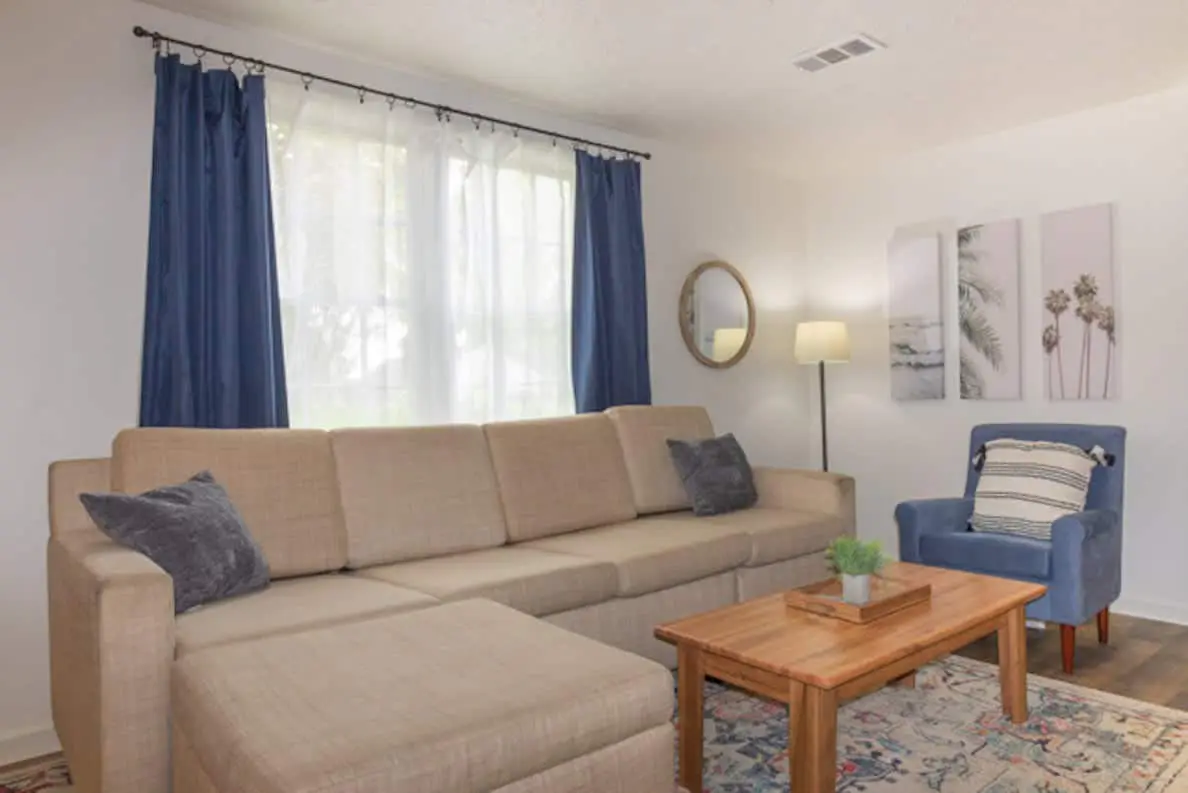 Centrally Located- The Delightful Doubles Unit E