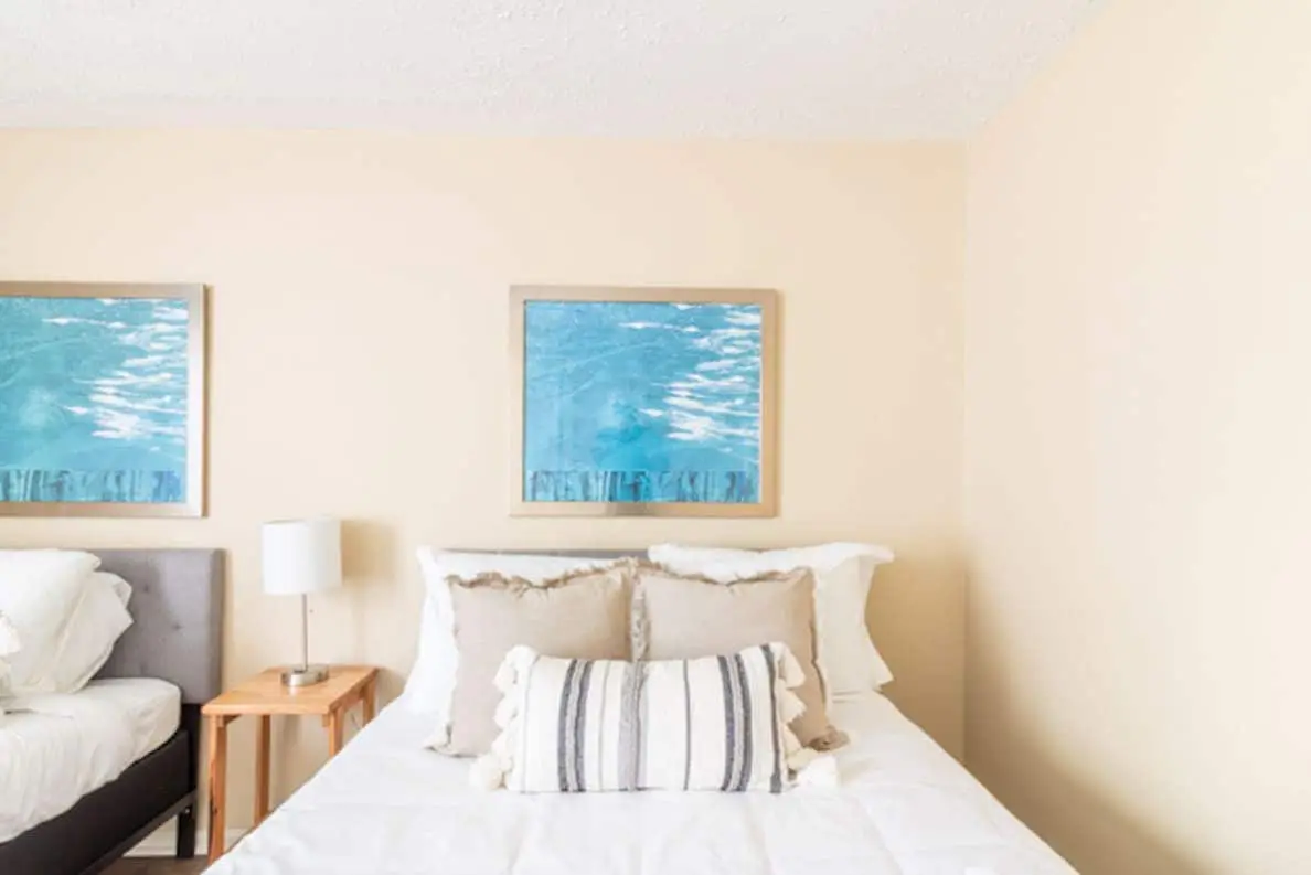 Centrally Located- The Delightful Doubles Unit E