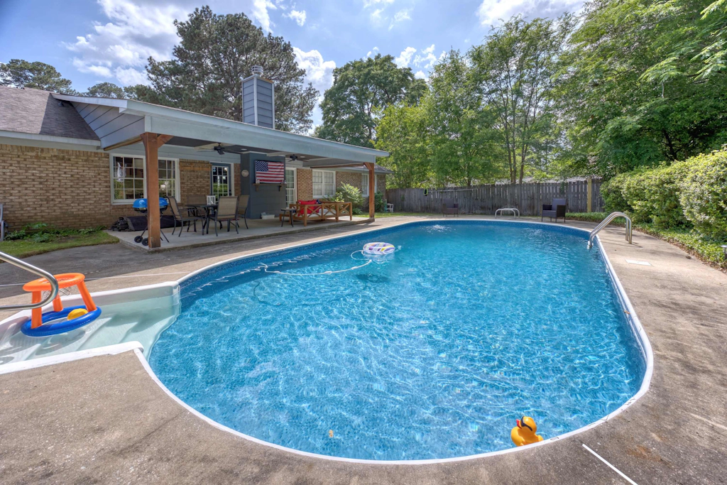 3-Bedroom Columbus Family Home with Private Pool