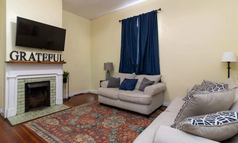 The Sunny Southern Manse Front Unit Walk Downtown