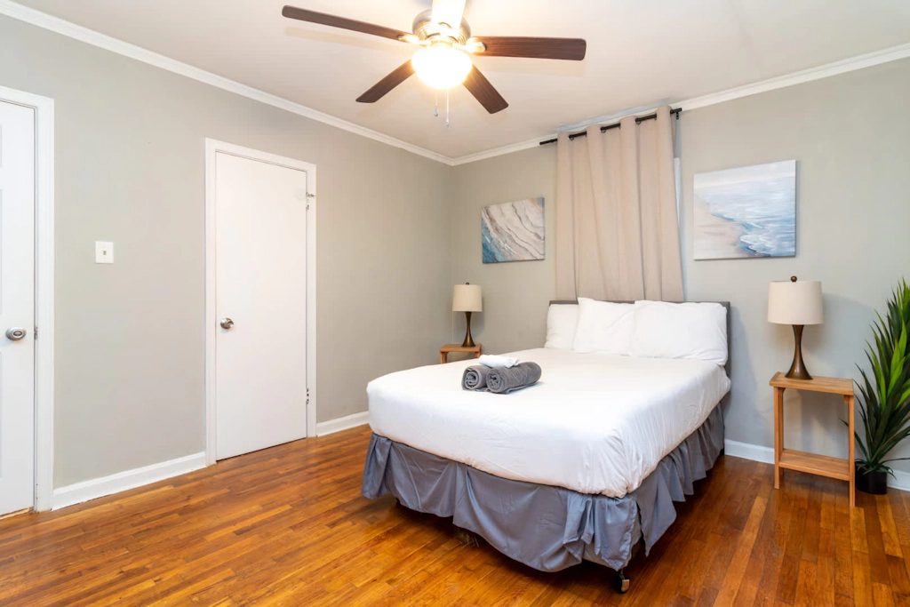 Near Riverwalk & Dining- Columbus Craftsman