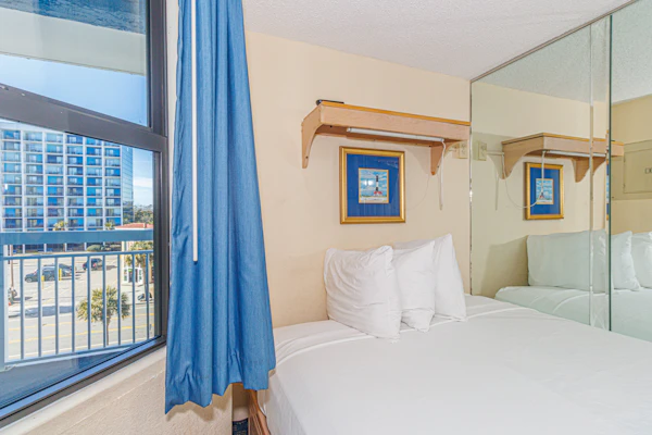 Yachtsman 505 Oceanfront Retreat Close to SkyWheel & Boardwalk