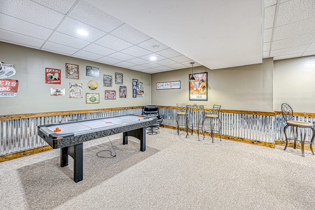 Lake Lover's Delight - Lakefront home with private dock & pool table - dogs OK