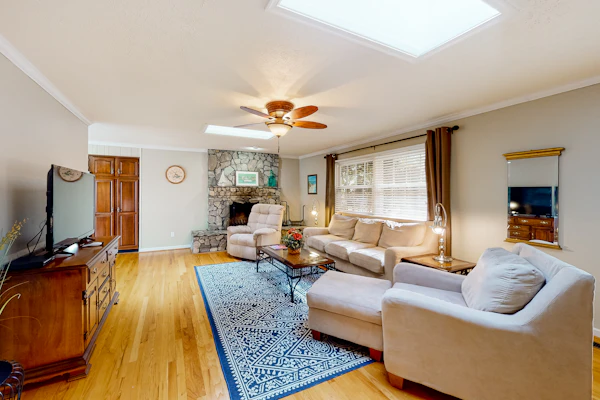 Lake Escape - Lakefront home with private dock, hot tub, game room