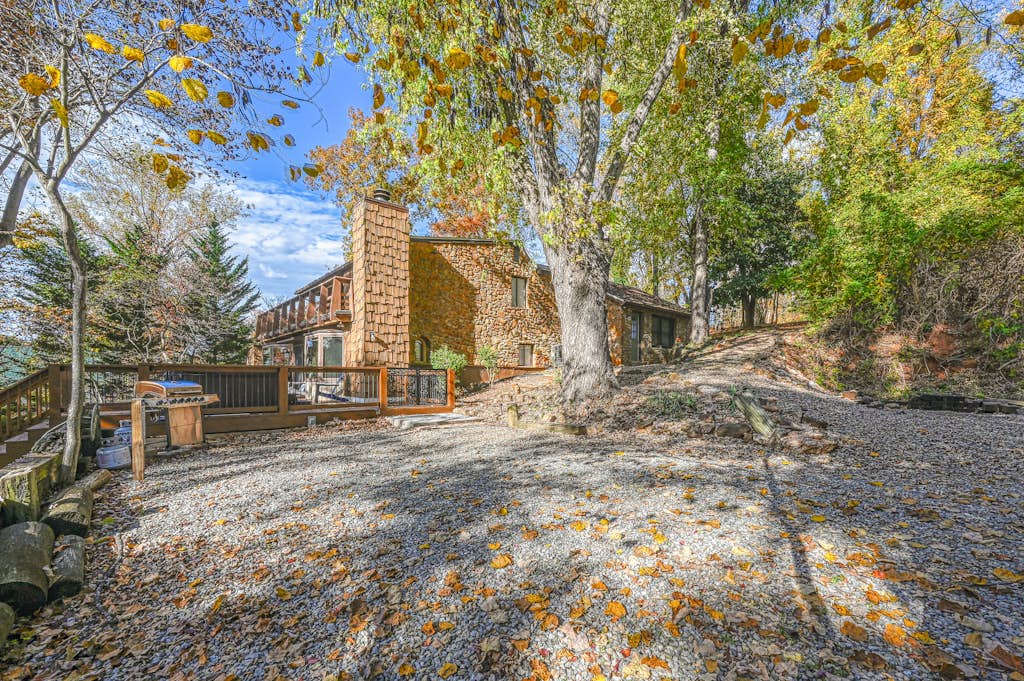 Herons Rest - Lakefront home with dock, pool table, & hot tub - dogs OK