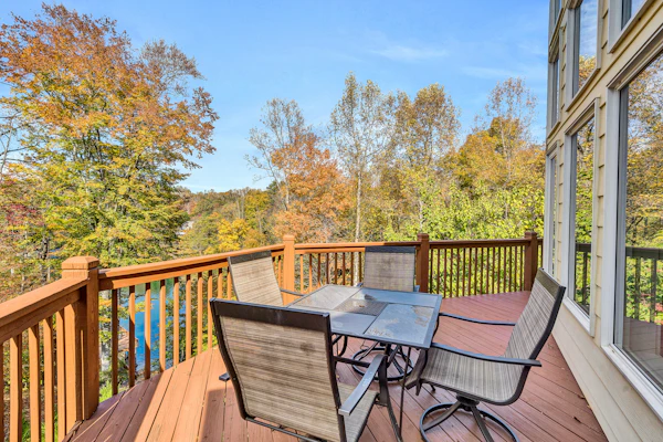 Custom Lakefront home with 2-story dock, Wifi, Game Room and Fireplace