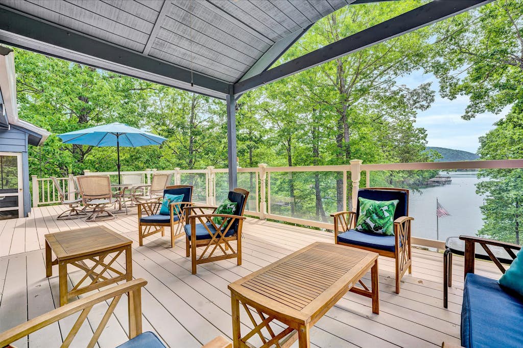 The Main House - Lakefront home with private hot tub & balcony