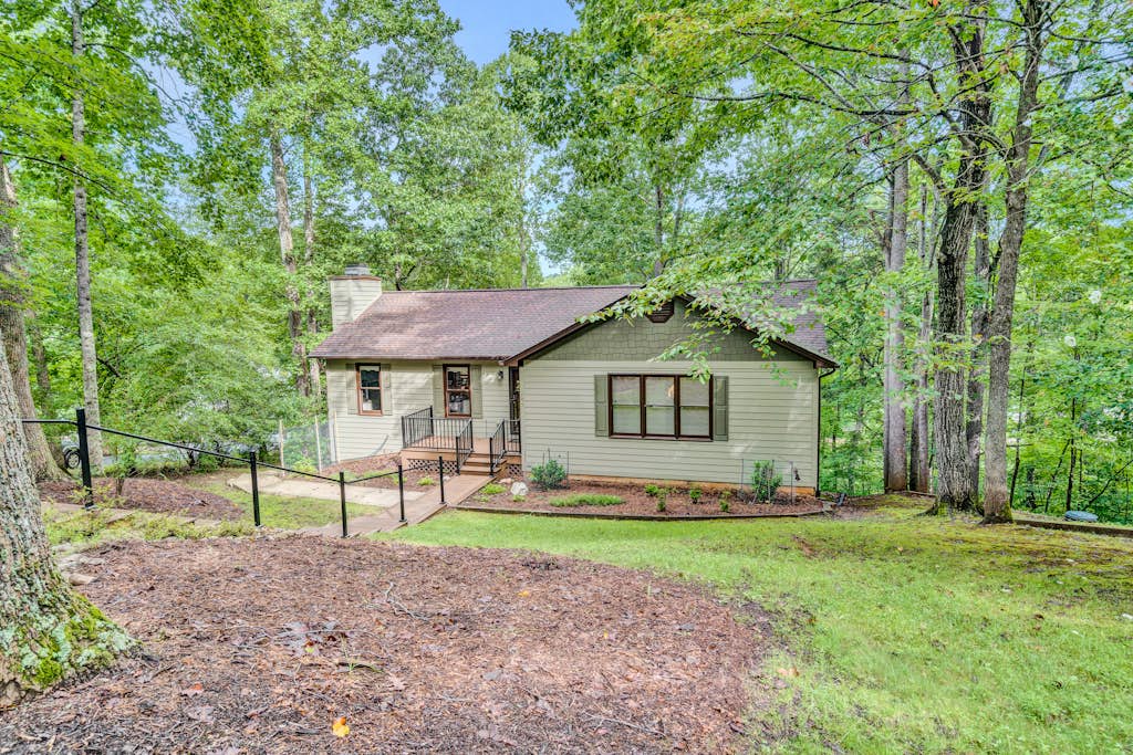 1 Special Place - Waterfront home with private dock, lake views, & washer/dryer