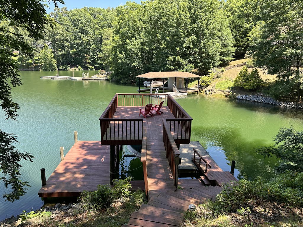 1 Special Place - Waterfront home with private dock, lake views, & washer/dryer
