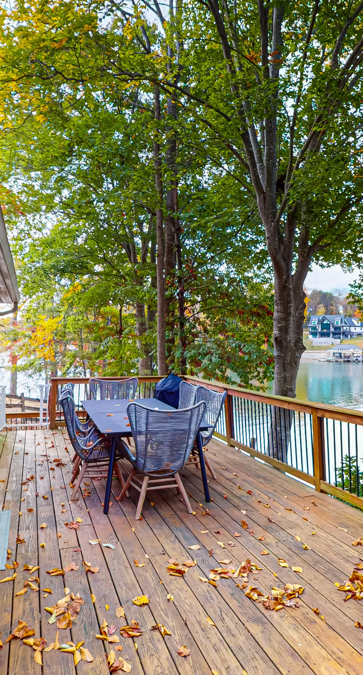 Bears Den at Acorn Dr